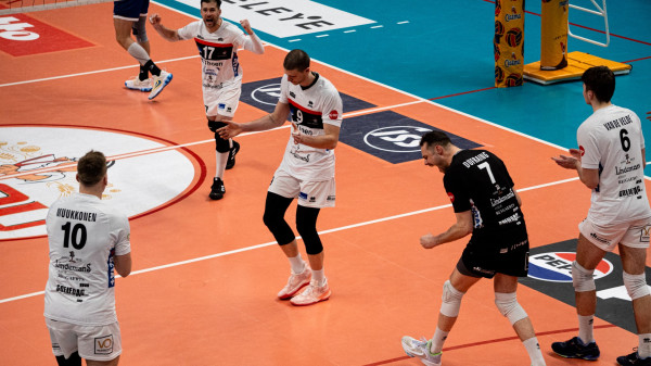         Lindemans Aalst opent nacompetitie tegen titelfavoriet Roeselare
    